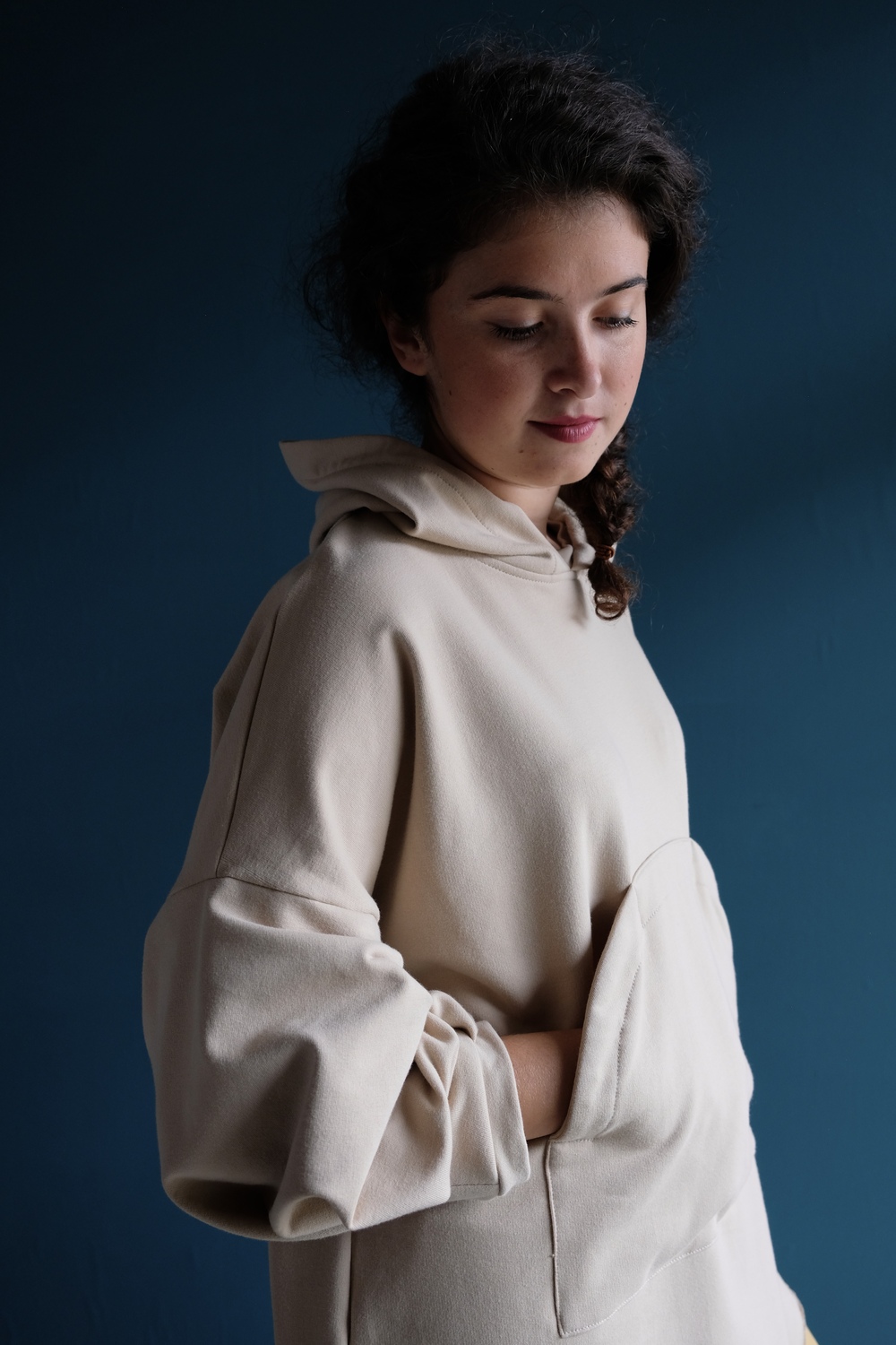 Piperita felpa oversize con cappuccio, beige - immagine 5