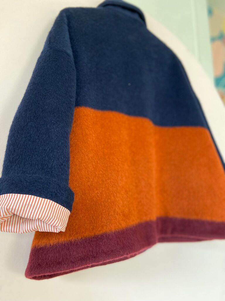 crocus cappottino in lana, blu bordeaux e arancione scuro - immagine 4