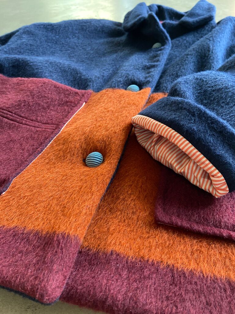 crocus cappottino in lana, blu bordeaux e arancione scuro - immagine 3